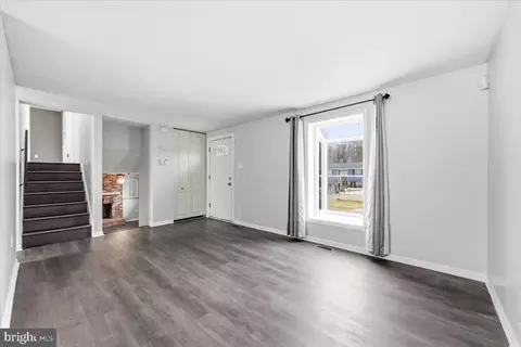 Living - 8624 Irvin Ave, Lanham, MD 20706 photo 2 of 7