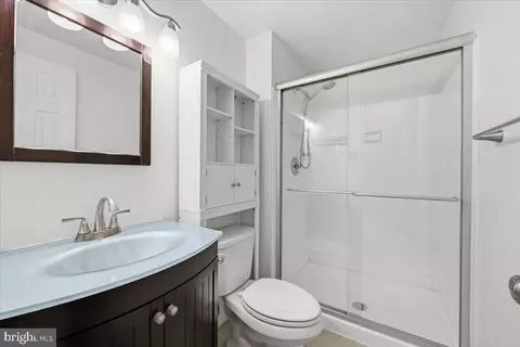 Bath - 8624 Irvin Ave, Lanham, MD 20706 photo 2 of 3