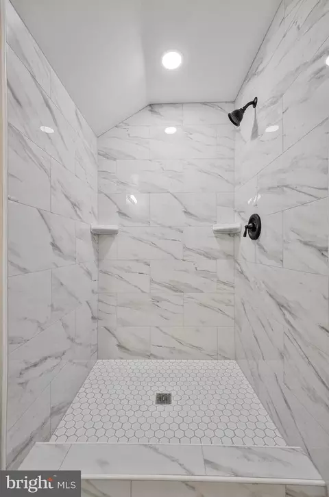 Bath - 9208 4th St, Lanham, MD 20706 photo 2 of 7
