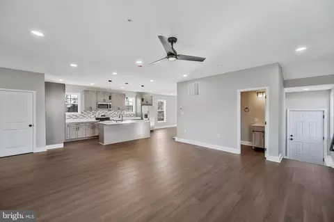Entry Way - 9208 4th St, Lanham, MD 20706 photo 2 of 5