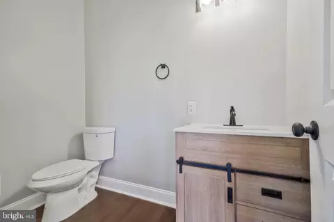 Entry Way - 9208 4th St, Lanham, MD 20706 photo 3 of 5