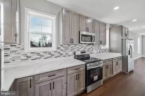 Kitchen - 9208 4th St, Lanham, MD 20706 photo 4 of 4
