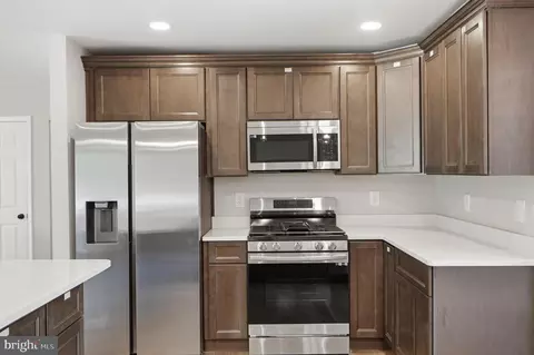 7109 Lois Ln, Lanham, MD 20706 photo 13