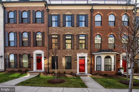 620 Leigh Way, Oxon Hill, MD 20745