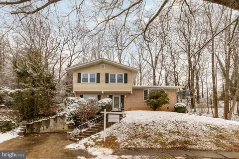 118 White Birch Ct, Greenbelt, MD 20770