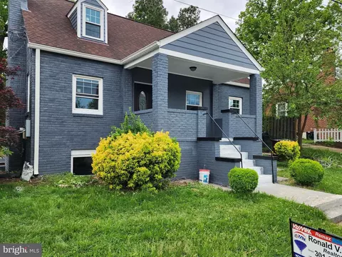 4813 Rittenhouse St, Riverdale, MD 20737