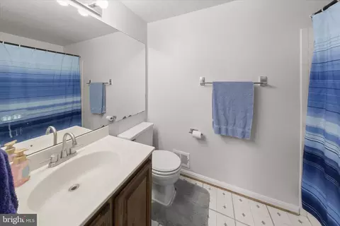 Bath - 15702 Appleton Ct, Bowie, MD 20716 photo 3 of 4