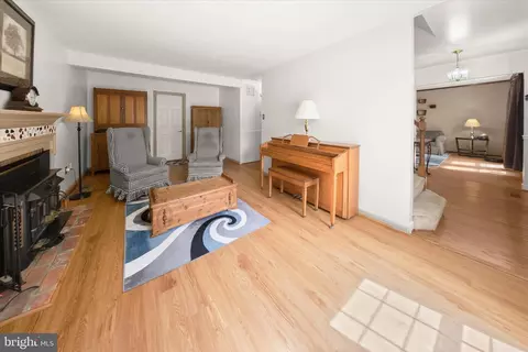 Living - 15702 Appleton Ct, Bowie, MD 20716 photo 3 of 4