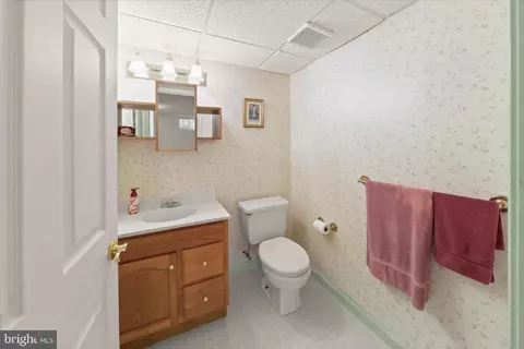 Bath - 15702 Appleton Ct, Bowie, MD 20716 photo 4 of 4