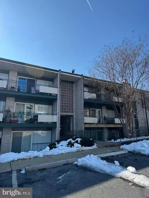 9278 Adelphi Rd #103, Hyattsville, MD 20783