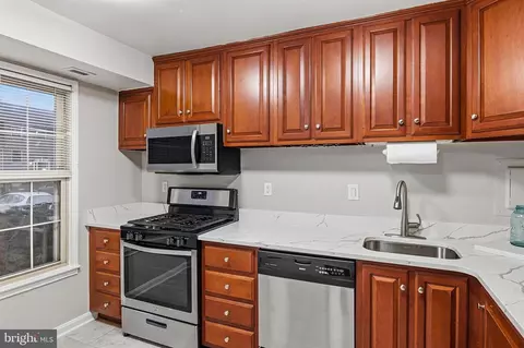 6028 Westchester Park Dr #6028 T-1, College Park, MD 20740