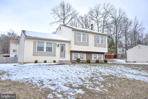 911 Wrigley Pl, Fort Washington, MD 20744