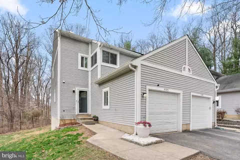 4707 Summertime Dr, Oxon Hill, MD 20745