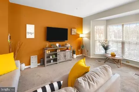 10913 Daniel Sim Ct, Marlboro, MD 20772 photo 4