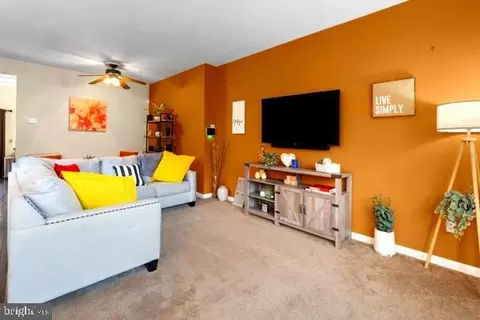 10913 Daniel Sim Ct, Marlboro, MD 20772 photo 3