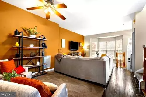 10913 Daniel Sim Ct, Marlboro, MD 20772 photo 5