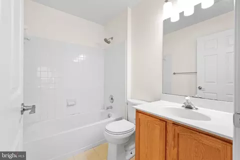 Bath - 9602 Stuart Ln, Clinton, MD 20735 photo 1 of 5