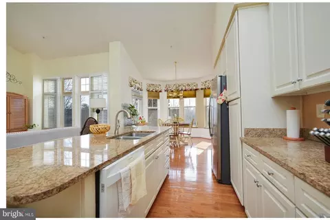 Kitchen - 7407 Shadow Park Ct, Laurel, MD 20707 photo 5 of 7