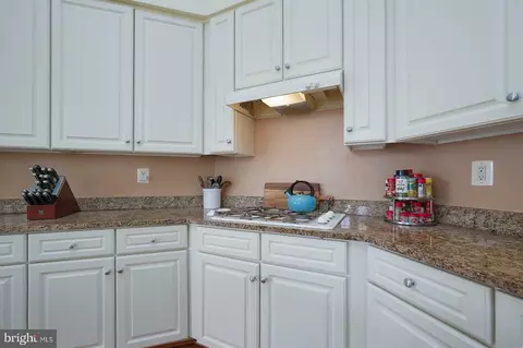 Kitchen - 7407 Shadow Park Ct, Laurel, MD 20707 photo 4 of 7