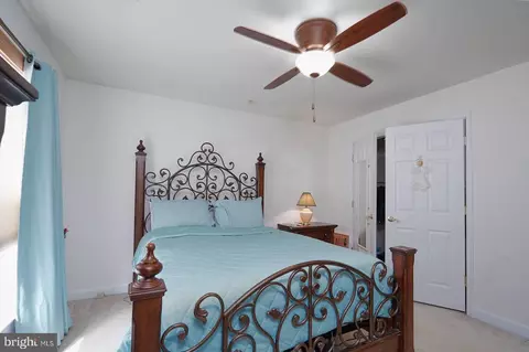 Bedroom - 7407 Shadow Park Ct, Laurel, MD 20707 photo 4 of 6