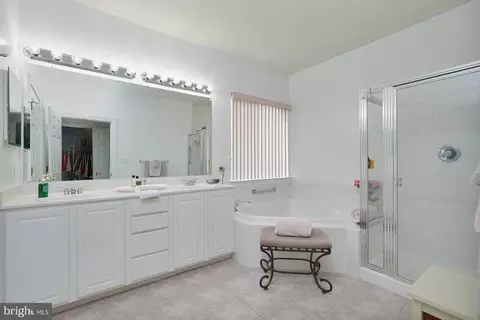 Bath - 7407 Shadow Park Ct, Laurel, MD 20707 photo 3 of 6