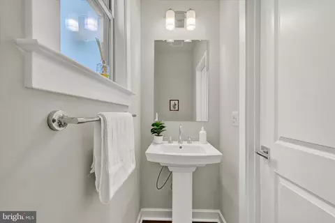 Entry Way - 1729 Mill Branch Dr, Laurel, MD 20708 photo 4 of 6