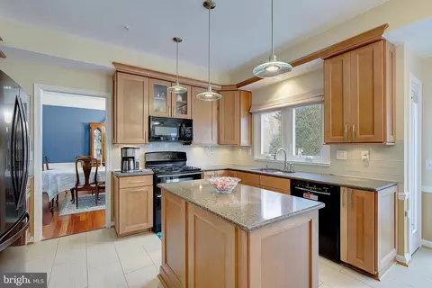Kitchen - 2912 Native Dancer Ct, Bowie, MD 20721 photo 2 of 6