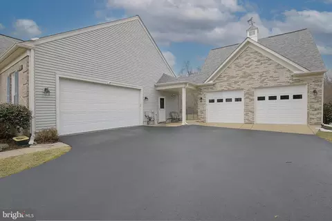 Exterior - 2912 Native Dancer Ct, Bowie, MD 20721 photo 2 of 6