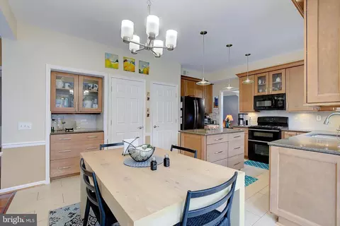 Kitchen - 2912 Native Dancer Ct, Bowie, MD 20721 photo 4 of 6