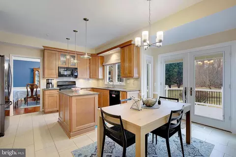 Kitchen - 2912 Native Dancer Ct, Bowie, MD 20721 photo 5 of 6