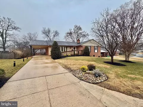 13220 Ronehill Dr, Beltsville, MD 20705