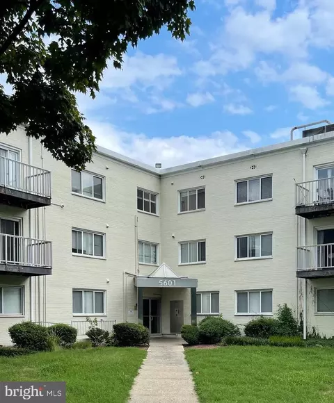 5601 Parker House Ter #301, Hyattsville, MD 20782