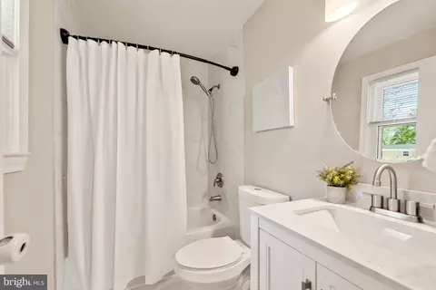Bath - 6818 Groveton Dr, Clinton, MD 20735 photo 1 of 3