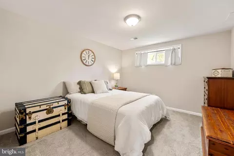Bedroom - 6818 Groveton Dr, Clinton, MD 20735 photo 6 of 6