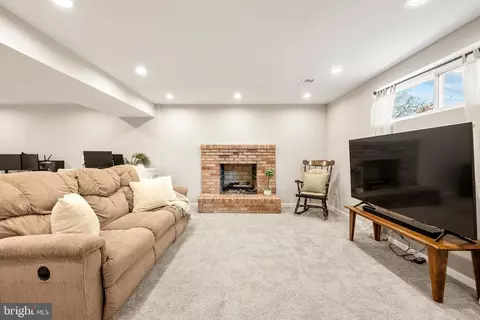 Living - 6818 Groveton Dr, Clinton, MD 20735 photo 1 of 2
