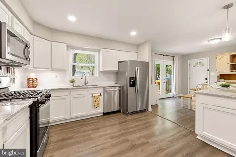 Kitchen - 6818 Groveton Dr, Clinton, MD 20735 photo 3 of 4