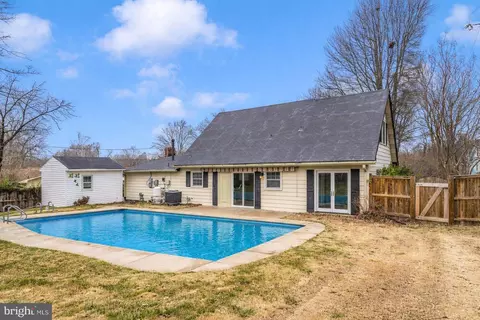 12209 Rolling Hill Ln, Bowie, MD 20715