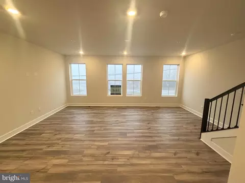 Living - 7238 Contee Rd, Laurel, MD 20707 photo 3 of 3