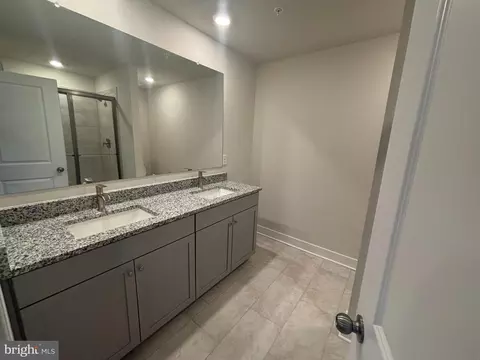Bath - 7238 Contee Rd, Laurel, MD 20707 photo 2 of 3