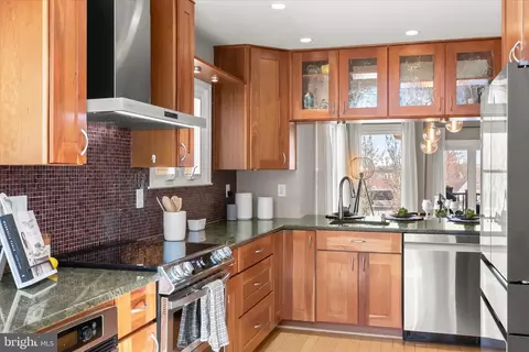 Kitchen - 14215 Summit Ln, Laurel, MD 20708 photo 6 of 7