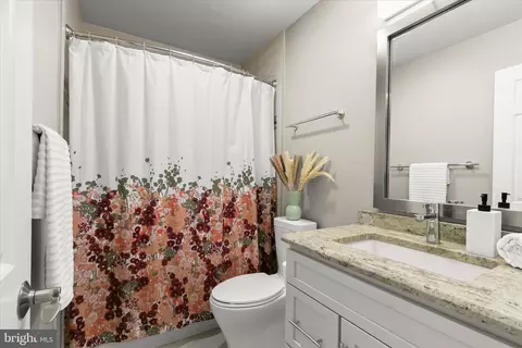 Bath - 14215 Summit Ln, Laurel, MD 20708 photo 4 of 7