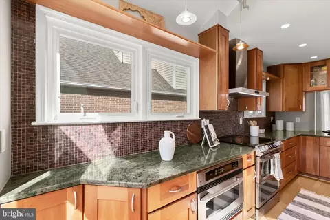Kitchen - 14215 Summit Ln, Laurel, MD 20708 photo 4 of 7