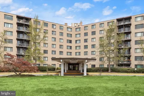 3450 Toledo Ter #727, Hyattsville, MD 20782
