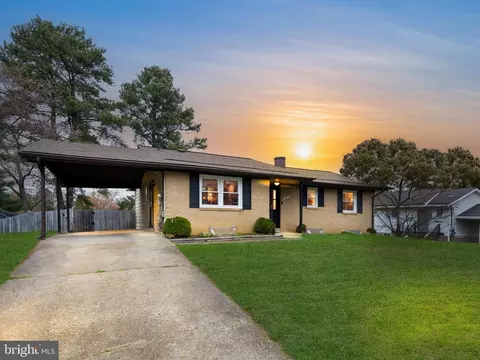 10912 Phillips Dr, Marlboro, MD 20772