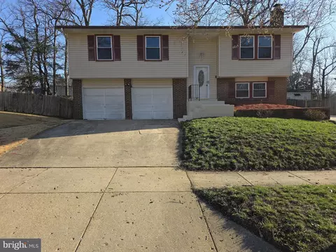 610 Potomac Valley Dr, Fort Washington, MD 20744