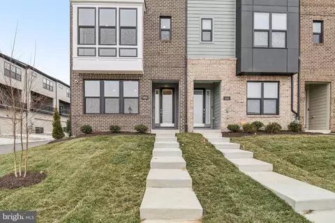 5008 Henry King Way #16F, Bowie, MD 20715