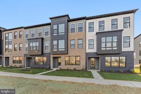 123 Summit Point Blvd #14J, Bowie, MD 20716