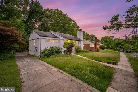 6709 Forest Hill Dr, University Park, MD 20782