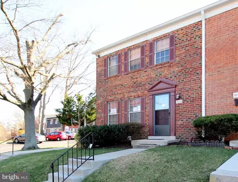 7856 Lakecrest Dr, Greenbelt, MD 20770