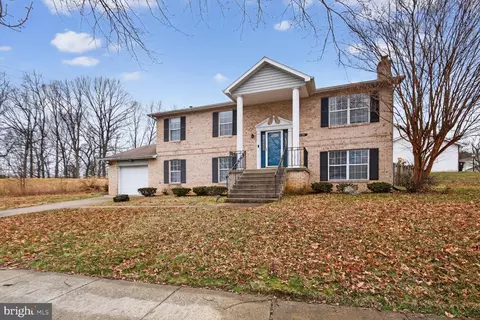 3106 Kingsway Ct, Fort Washington, MD 20744